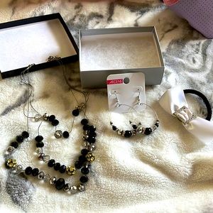 NWT costume jewelry set